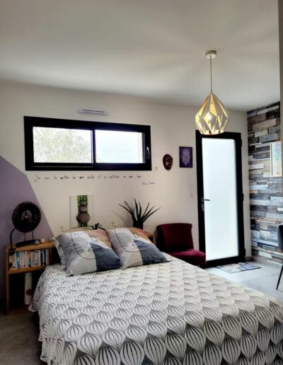 Lit 140X190 électrique de la chambre Mandela de la maison d’hôtes à Lancieux Les Chemins du mieux-être