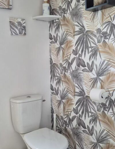 Toilette de la chambre Mandela de la maison d’hôtes à Lancieux Les Chemins du mieux-être