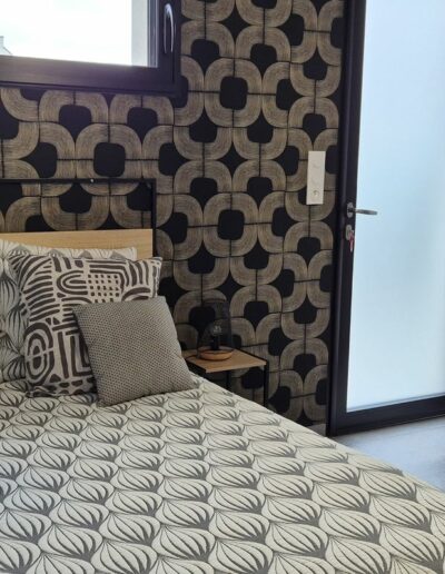 Mandela - Lit 140X190 électrique - Maison d’hôtes à Lancieux Les Chemins du mieux-être