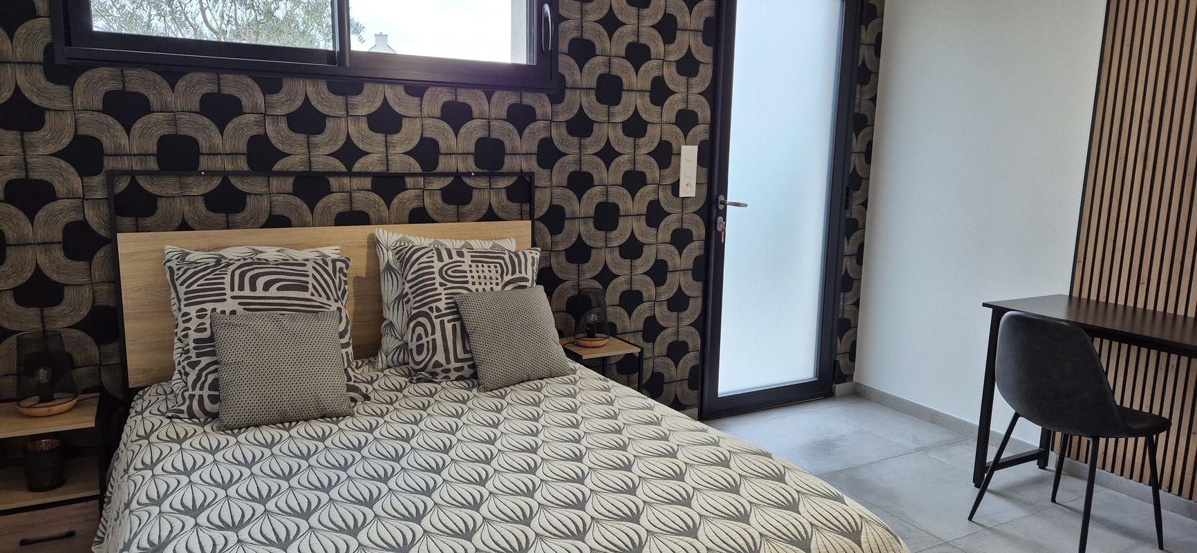 Mandela - Lit 140X190 électrique - Maison d’hôtes à Lancieux Les Chemins du mieux-être